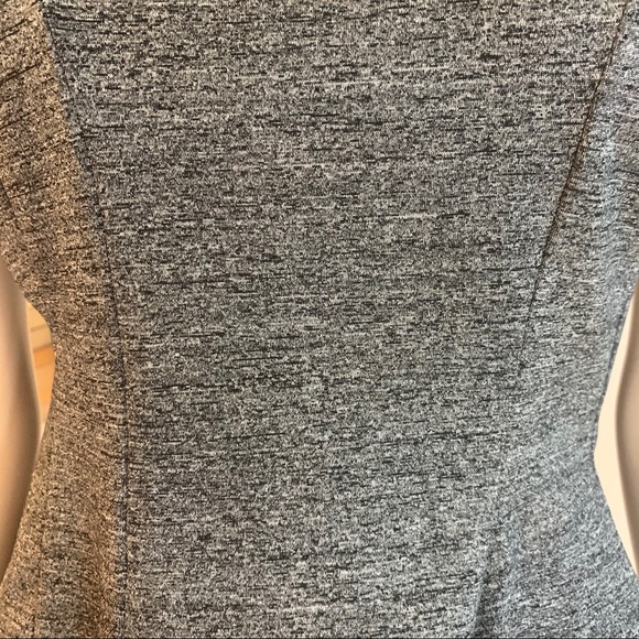 3/$30 - H&M Grey Sleeveless Pleated Top Size Med - Picture 6 of 8